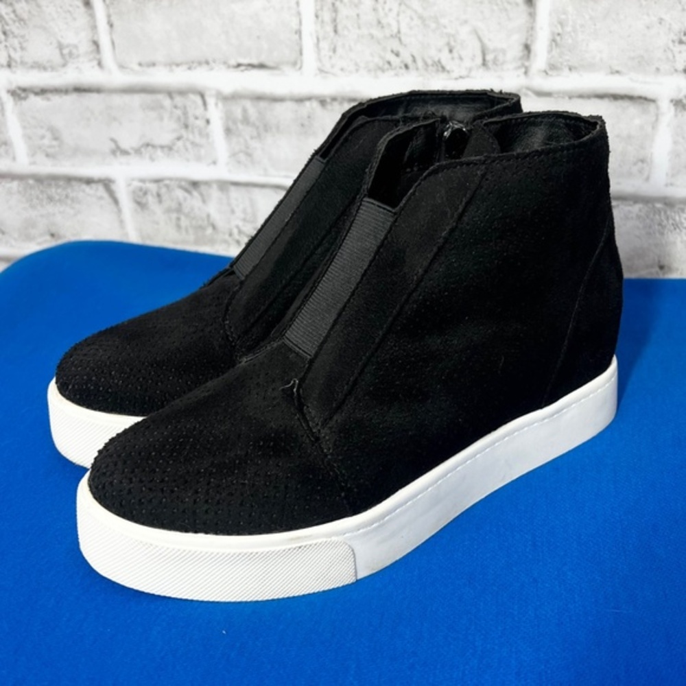 |•SODA•| Hidden Wedge Faux Suede Sneakers Size 7